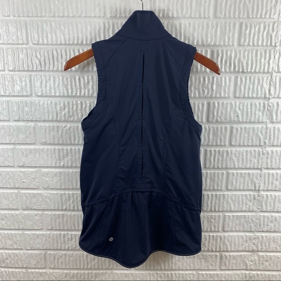 Lululemon Kicking Asphalt Vest Navy 4 - Picture 8 of 10
